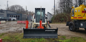 TRIBAC - Mietpark - Raupenlader - Takeuchi TL250